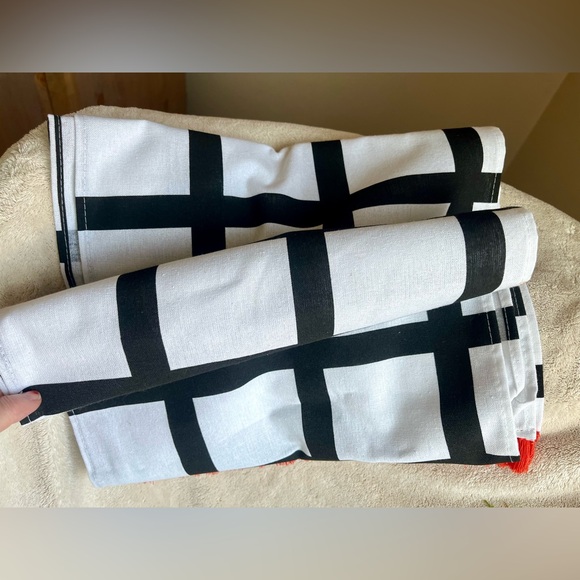 Halloween table runner NEW 70” X 13” home decor - Picture 6 of 13